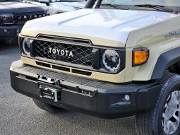 
										TOYOTA LC79 SINGLE CABIN DIESEL Z AUTO 2.8 V6 – 2025 MODEL – BEIGE INSIDE TAN  full									