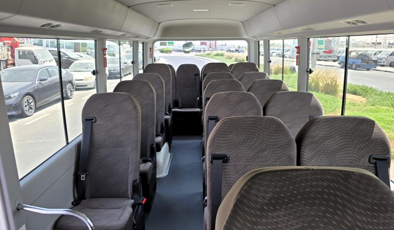 
								TOYOTA COASTER PETROL 2.7 MT – AUTO DOOR – 23 SEATER – 3 POINT BELT – 2025 MODEL – WHITE full									