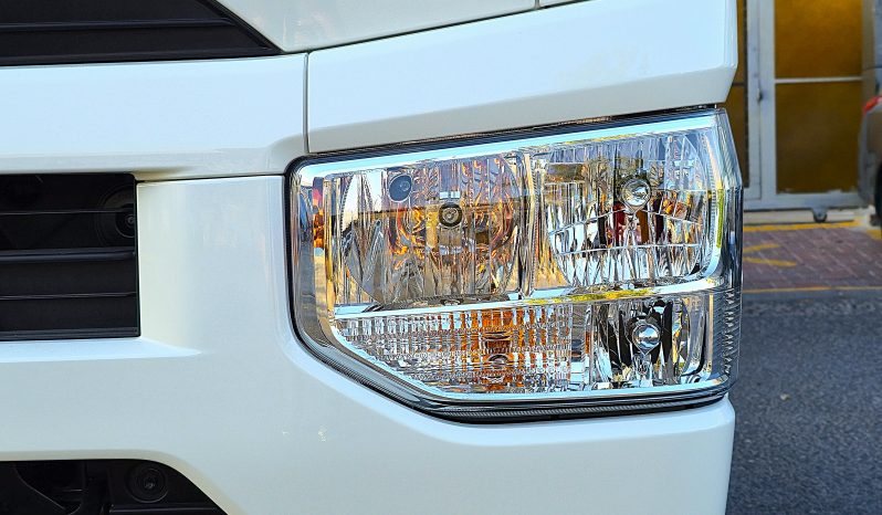 
								TOYOTA COASTER PETROL 2.7 MT – AUTO DOOR – 23 SEATER – 2 POINT BELT – 2025 MODEL – WHITE  full									