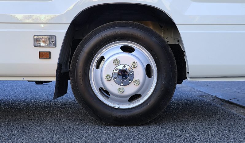 
								TOYOTA COASTER PETROL 2.7 MT – AUTO DOOR – 23 SEATER – 2 POINT BELT – 2025 MODEL – WHITE  full									