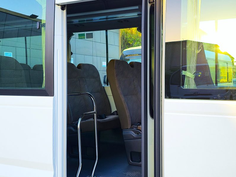 TOYOTA COASTER PETROL 2.7 MT – AUTO DOOR – 23 SEATER – 2 POINT BELT – 2025 MODEL – WHITE 