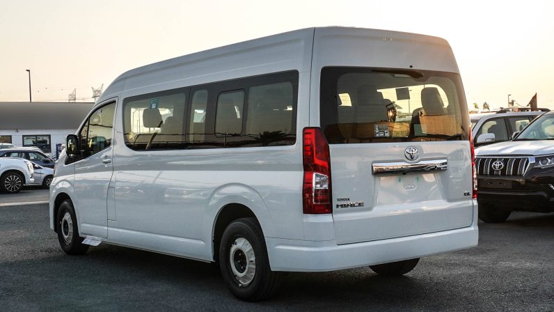 TOYOTA HIACE PETROL HIGHROOF 3.5 AUTO GL