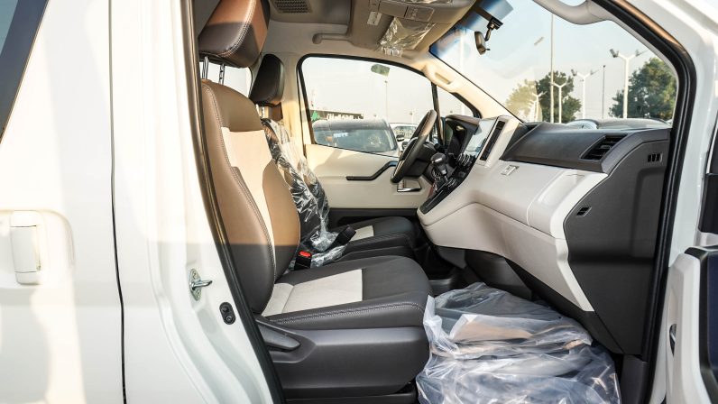 TOYOTA HIACE PETROL HIGHROOF 3.5 AUTO GL