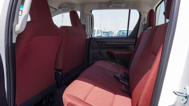 TOYOTA HILUX DC DIESEL 2.4 – MT – STD – E – 2025 – WHITE INSIDE RED