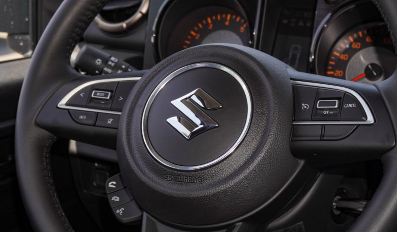 
								SUZUKI JIMNY PETROL 1.5L – GLX – GCC – 2025 – SILVER INSIDE BLACK full									