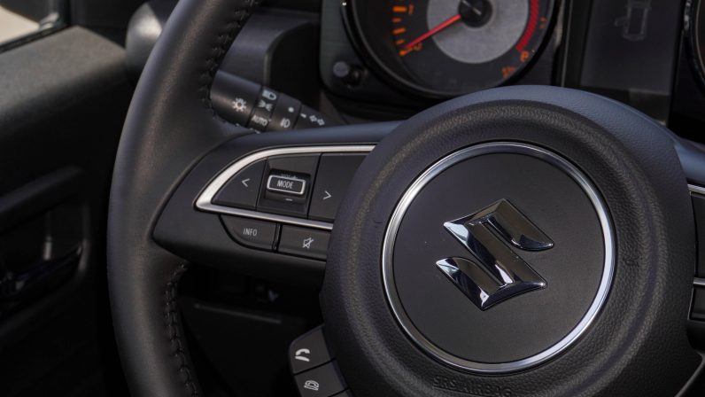 SUZUKI JIMNY PETROL 1.5L – GLX – GCC – 2025 – BLACK INSIDE BLACK