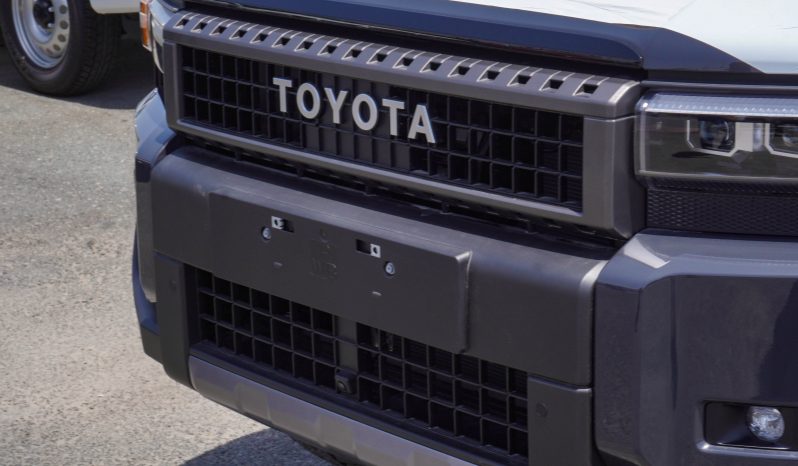 
								TOYOTA PRADO DIESEL 2.8T ADVENTURE – SUNROOF – BLACK INSIDE BLACK full									