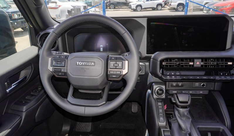 
								TOYOTA PRADO DIESEL 2.8T ADVENTURE – SUNROOF – BLACK INSIDE BLACK full									