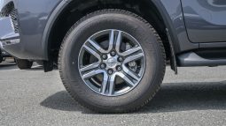 
										TOYOTA FORTUNER DIESEL 2.4 – COMFORT – GRAY INSIDE BLACK full									