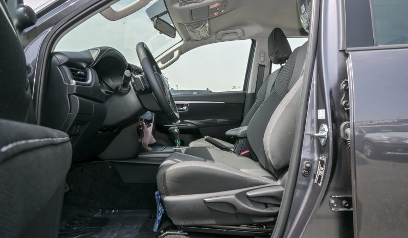 
								TOYOTA FORTUNER DIESEL 2.4 – COMFORT – GRAY INSIDE BLACK full									