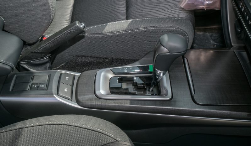 
								TOYOTA FORTUNER DIESEL 2.4 – COMFORT – GRAY INSIDE BLACK full									