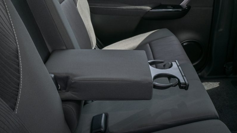 TOYOTA FORTUNER DIESEL 2.4 – COMFORT – GRAY INSIDE BLACK