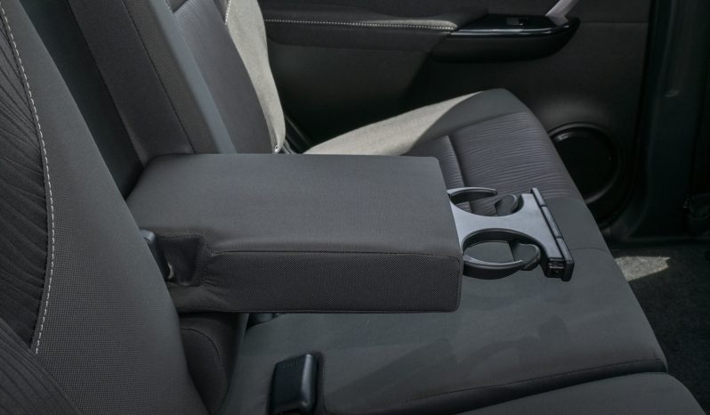 
								TOYOTA FORTUNER DIESEL 2.4 – COMFORT – GRAY INSIDE BLACK full									