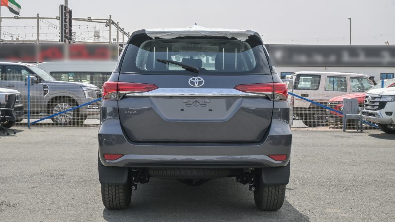 TOYOTA FORTUNER DIESEL 2.4 – COMFORT – GRAY INSIDE BLACK