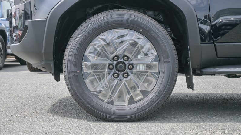 TOYOTA PRADO PETROL 2.4T LUXURY – BLACK INSIDE BLACK