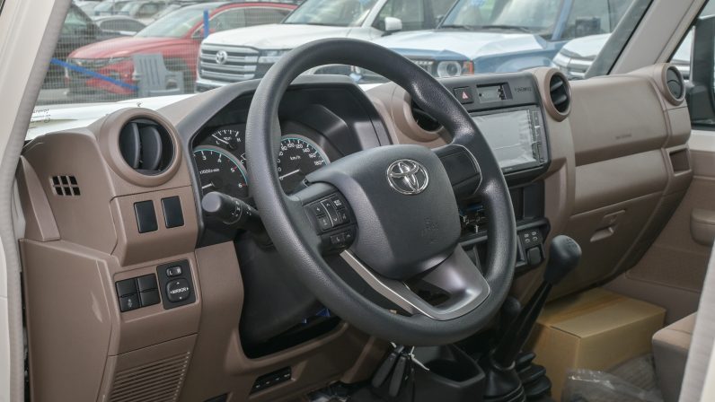 TOYOTA LC76 4.5 – DIESEL – MT – 4.5 – WHITE INSIDE BEIGE – 2024