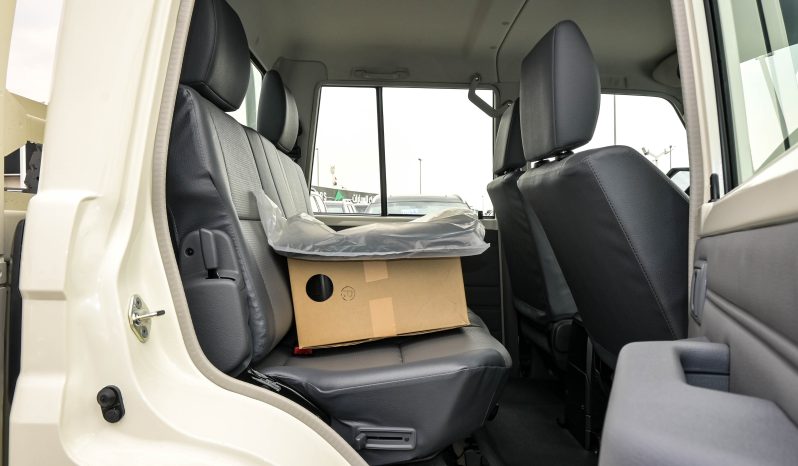 
								TOYOTA LC79 4.2 DC – MT – DIESEL –  STANDARD full									