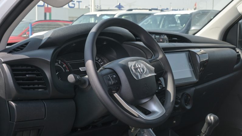 TOYOTA HILUX PETROL 2.7L – MANUAL – NARROW CABIN – WHITE INSIDE BLACK