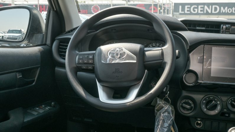 TOYOTA HILUX PETROL 2.7L – MANUAL – NARROW CABIN – WHITE INSIDE BLACK