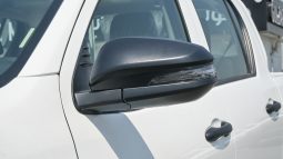 
										TOYOTA HILUX PETROL 2.7L – MANUAL – WIDE CABIN – WHITE INSIDE BLACK full									