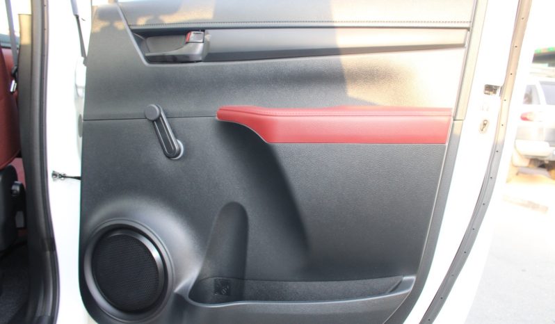 
								HILUX NARROW BODY DIESEL DOUBLE CABIN 2.4 MT 6 SEATER MANUAL WINDOW  BASIC full									