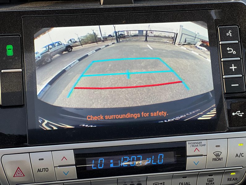 TOYOTA PRADO PETROL 4.0 VX – BLACK