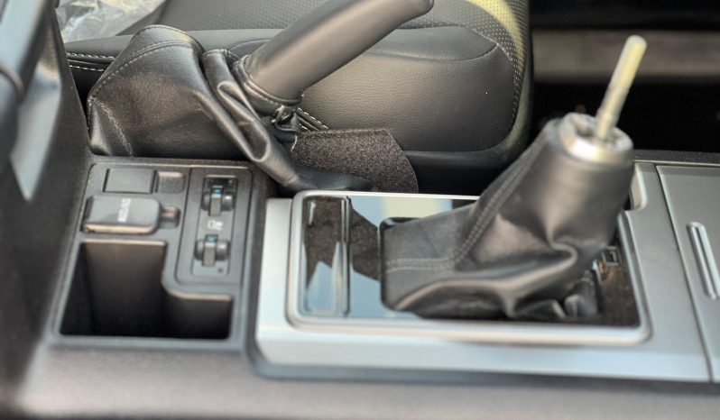 
								TOYOTA PRADO PETROL 4.0 VX – BLACK full									