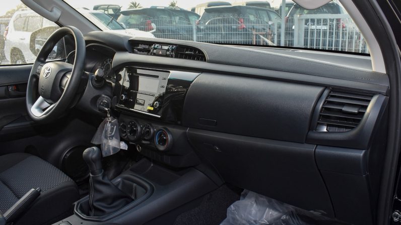 TOYOTA HILUX DIESEL 2.4 – COMFORT WIDE CABIN – BLACK