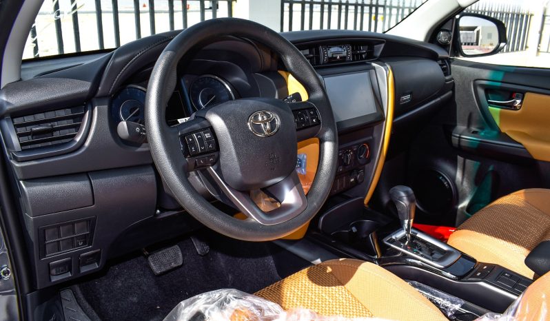
								TOYOTA FORTUNER PETROL 2.7 EXR – GREY full									