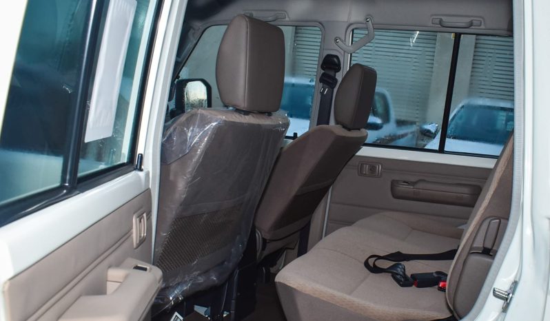 
								TOYOTA LC79 – 2.8L Turbo Diesel – Automatic Transmission – Standard E full									