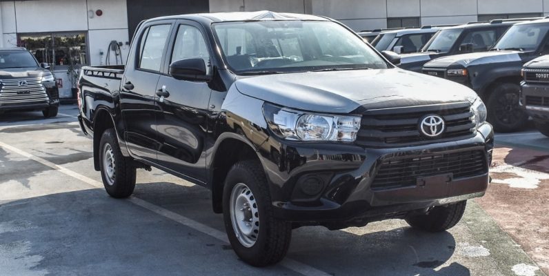 TOYOTA HILUX DIESEL 2.4 – BASIC OPTION – BLACK
