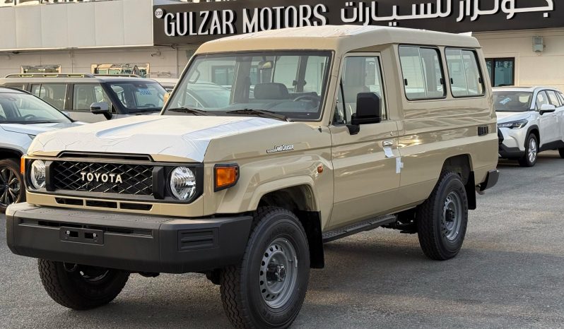 
								TOYOTA LC78 PETROL 4.0 – BASIC – MT – PW – 2025 MODEL  – BEIGE INSIDE GREY full									