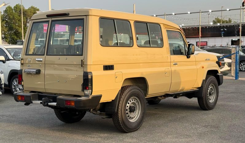 
								TOYOTA LC78 PETROL 4.0 – BASIC – MT – PW – 2025 MODEL  – BEIGE INSIDE GREY full									