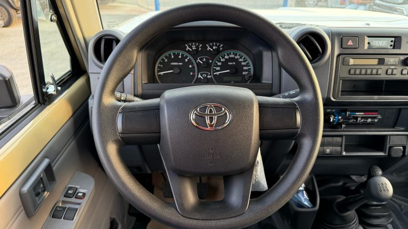TOYOTA LC78 PETROL 4.0 – BASIC – MT – PW – 2025 MODEL  – BEIGE INSIDE GREY