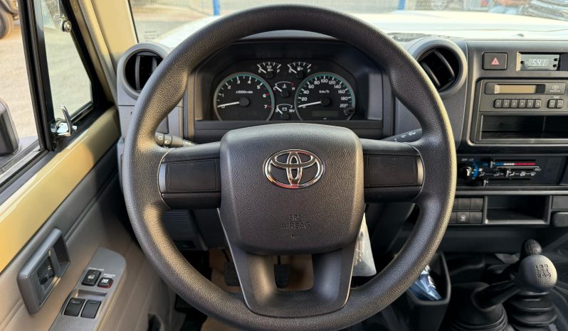 
								TOYOTA LC78 PETROL 4.0 – BASIC – MT – PW – 2025 MODEL  – BEIGE INSIDE GREY full									