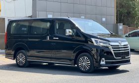 Granvia Premium – 3.5L – Petrol with Radar – 2025