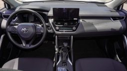 
										TOYOTA COROLLA CROSS HYBRID ELITE – 2.0 – 2025 MODEL – WHITE INSIDE BLACK full									