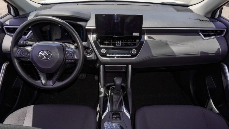 TOYOTA COROLLA CROSS HYBRID ELITE – 2.0 – 2025 MODEL – WHITE INSIDE BLACK
