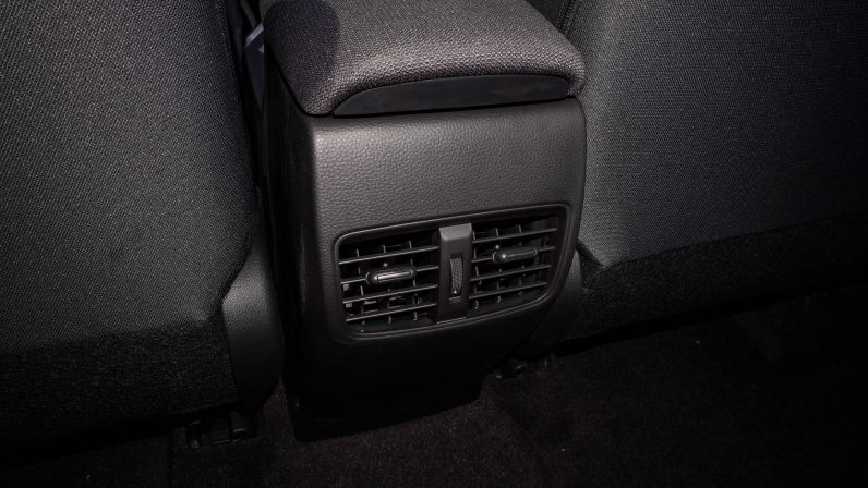 TOYOTA COROLLA CROSS HYBRID ELITE – 2.0 – 2025 MODEL – WHITE INSIDE BLACK