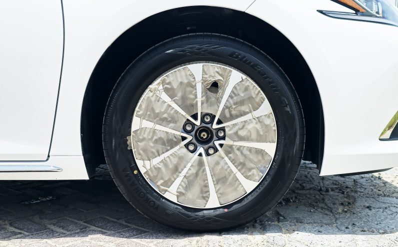 LEXUS ES350 – PRIME – 3.5L – 2025 MODEL – WHITE INSIDE TAN 