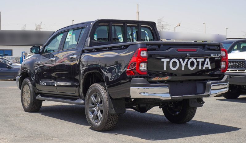 
								TOYOTA HILUX PETROL DOUBLE CABIN 2.7 – MT – FULL OPTIONS – 2025 – BLACK INSIDE BLACK full									