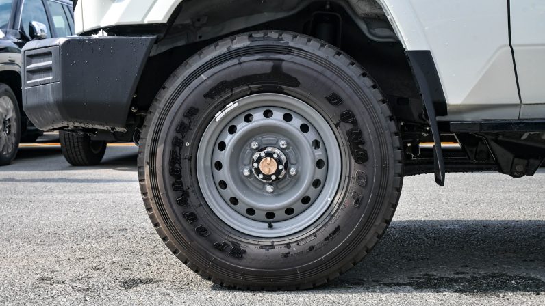 TOYOTA LC78 – 4.2L Diesel – Standard Trim – MT