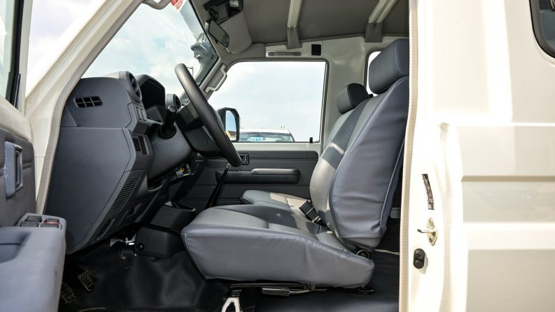 TOYOTA LC78 – 4.2L Diesel – Standard Trim – MT