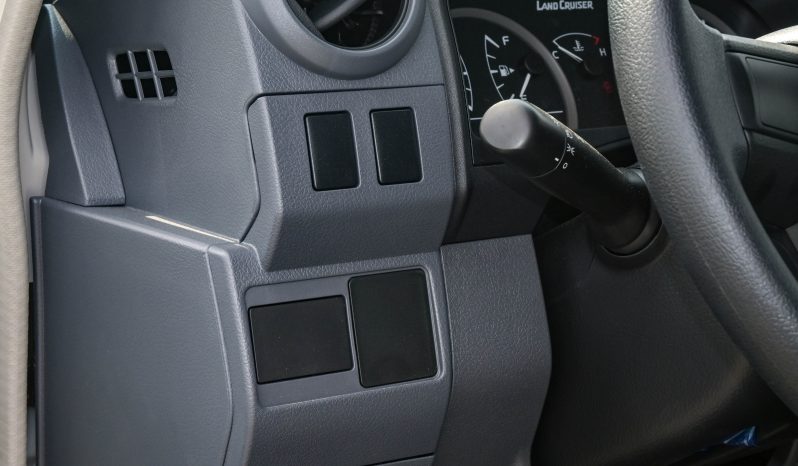 
								TOYOTA LC78 – 4.2L Diesel – Standard Trim – MT full									