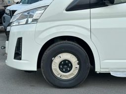 
										TOYOTA HIACE PETROL HIGHROOF 3.5 AUTO GL full									