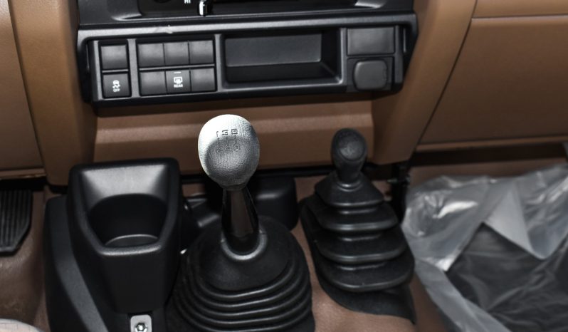 
								TOYOTA LC78 PETROL 4.0 – BASIC – MT – 2025 – WHITE INSIDE BEIGE – E full									