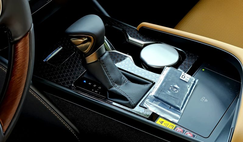 
								LEXUS ES350 – SIGNET – 3.5L – 2025 MODEL – WHITE INSIDE TAN – OMAN SPECS full									