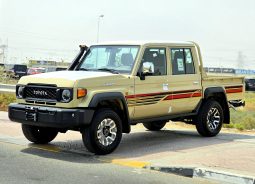 
										TOYOTA LC79 PETROL DOUBLE CABIN 4.0 – FULL OPTIONS – AT – 2025 – BEIGE – OMANI full									