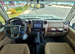 
										LC76 DIESEL 2.8T – STD – E – DIFF LOCK – A/T – WHITE INSIDE BEIGE – 2025 – OMANI full									