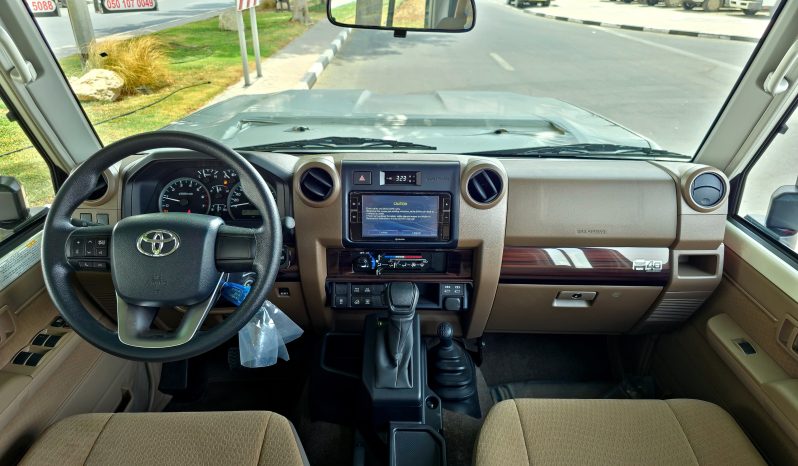 
								LC76 DIESEL 2.8T – STD – E – DIFF LOCK – A/T – WHITE INSIDE BEIGE – 2025 – OMANI full									